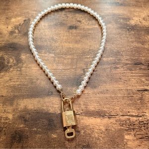 SOLD 🚨LV lock and key with pearl necklace/ eternity hoodie.